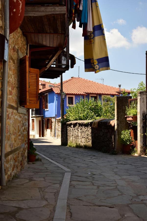 Renovated Old Manor House With Yard Villa อาร์ไนยา ภายนอก รูปภาพ