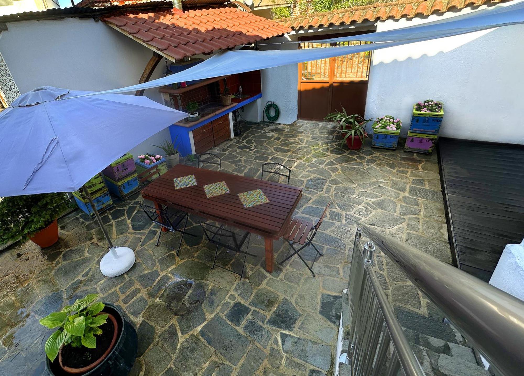 Renovated Old Manor House With Yard Villa อาร์ไนยา ภายนอก รูปภาพ