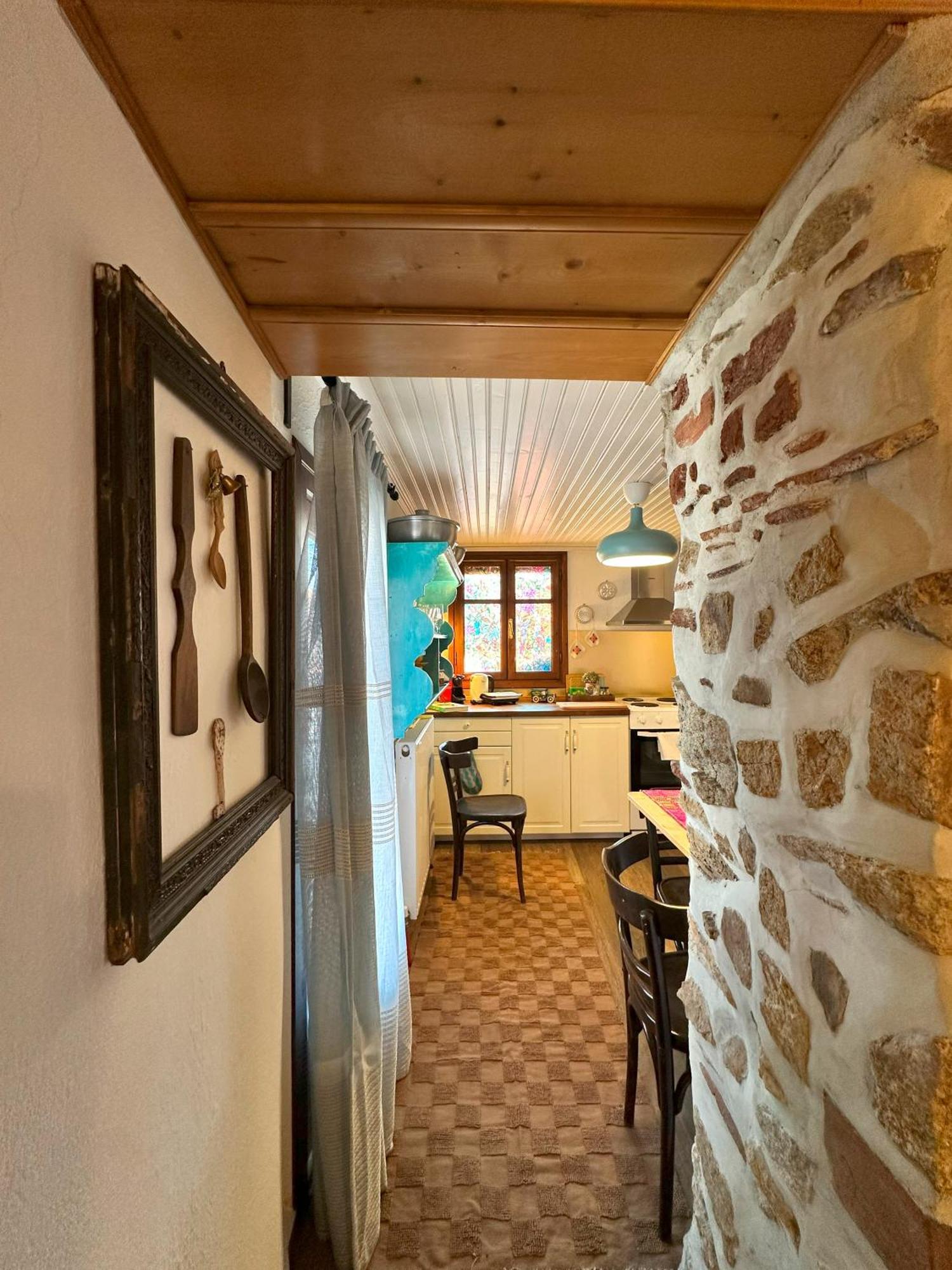 Renovated Old Manor House With Yard Villa อาร์ไนยา ภายนอก รูปภาพ