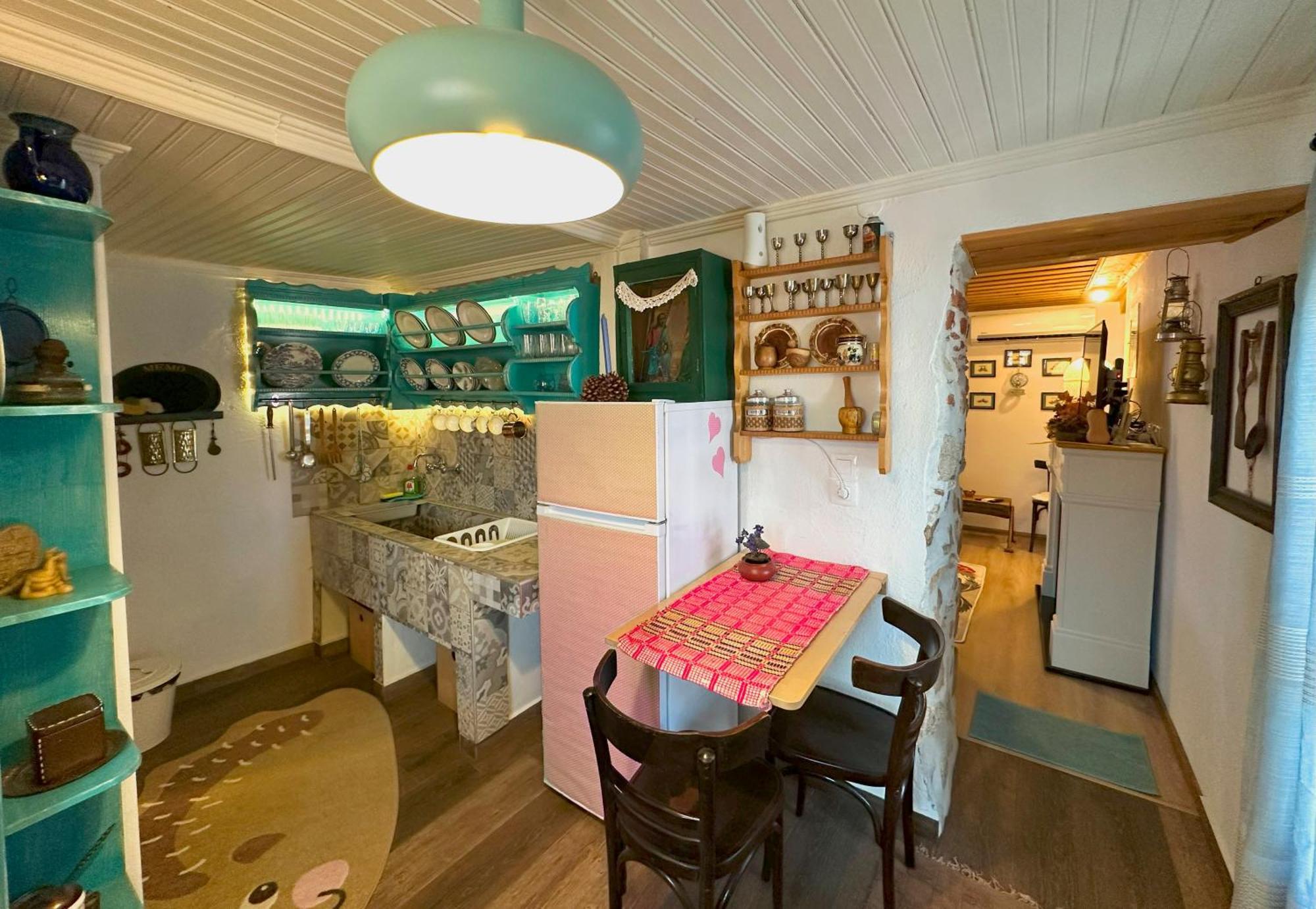 Renovated Old Manor House With Yard Villa อาร์ไนยา ภายนอก รูปภาพ
