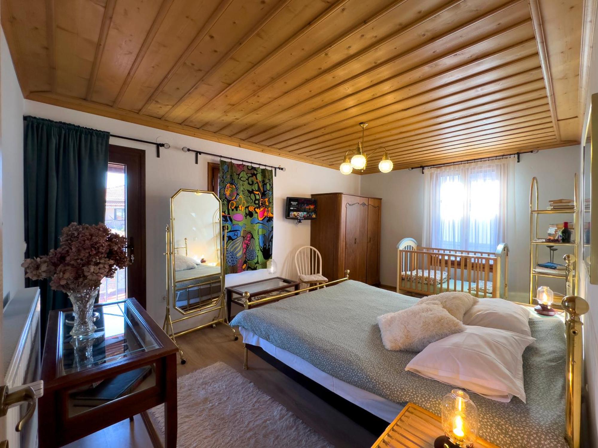 Renovated Old Manor House With Yard Villa อาร์ไนยา ภายนอก รูปภาพ